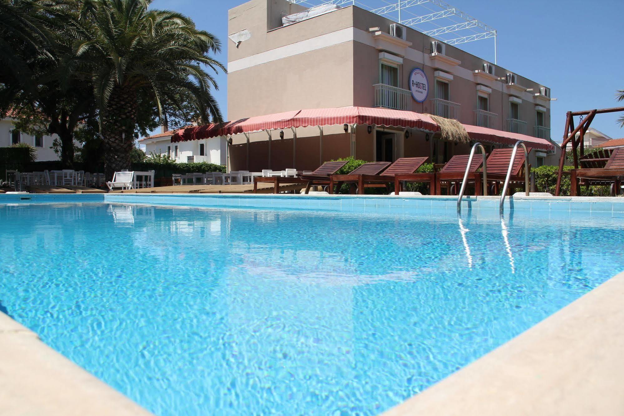 R+ Hotel By Rooms Çeşme Luaran gambar